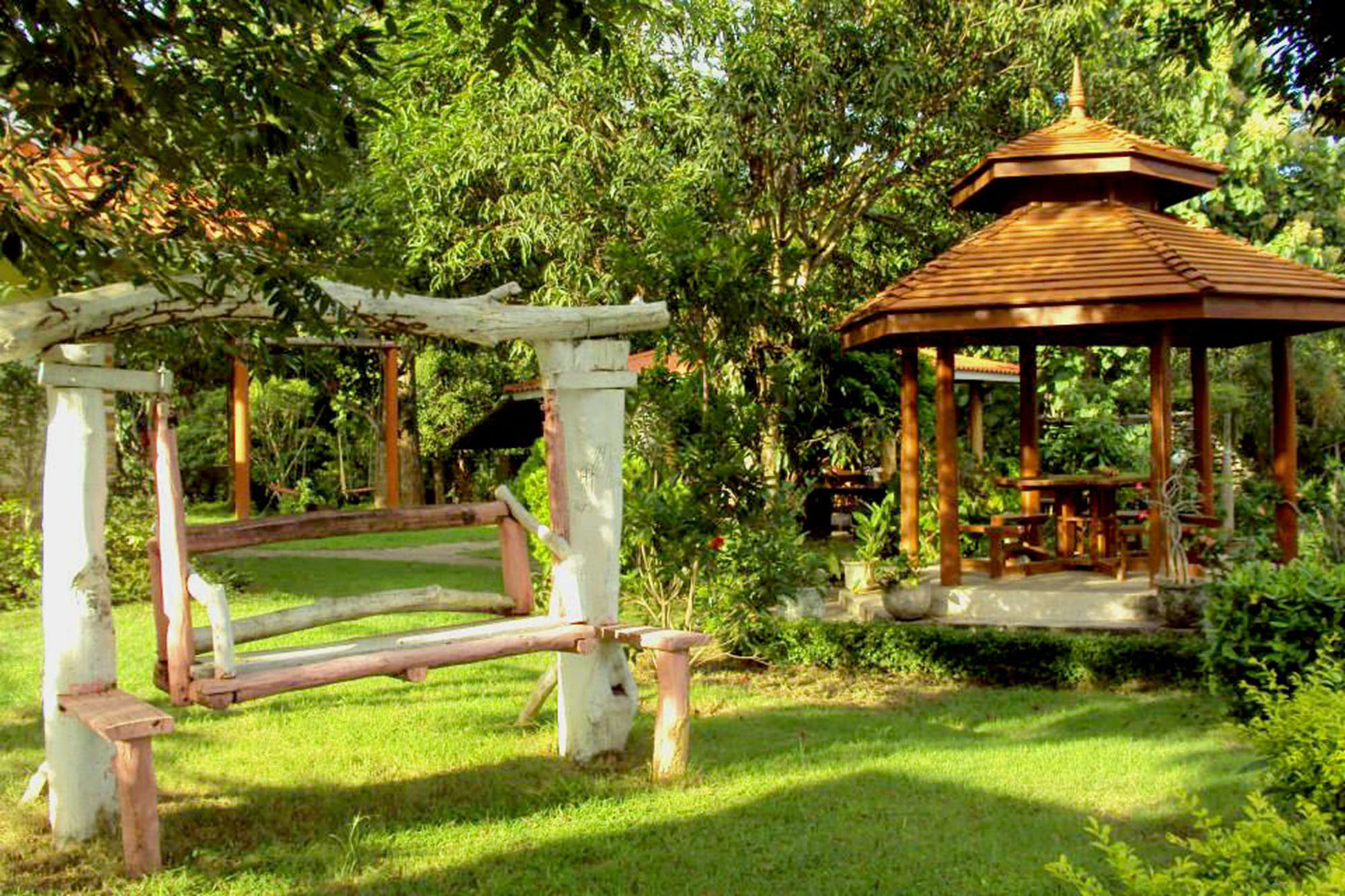 Baanphuthadol Mae Hong Son Exterior foto